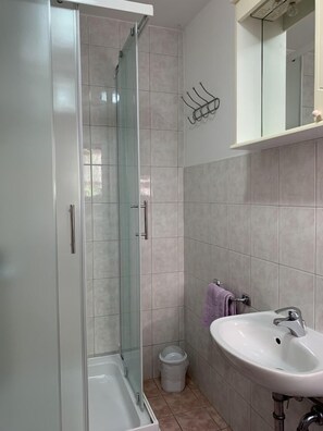 Apartment, 1 Bedroom | Bathroom | Shower, hair dryer, towels, soap - Cozy Dorina Apartment for 2 (Pula)