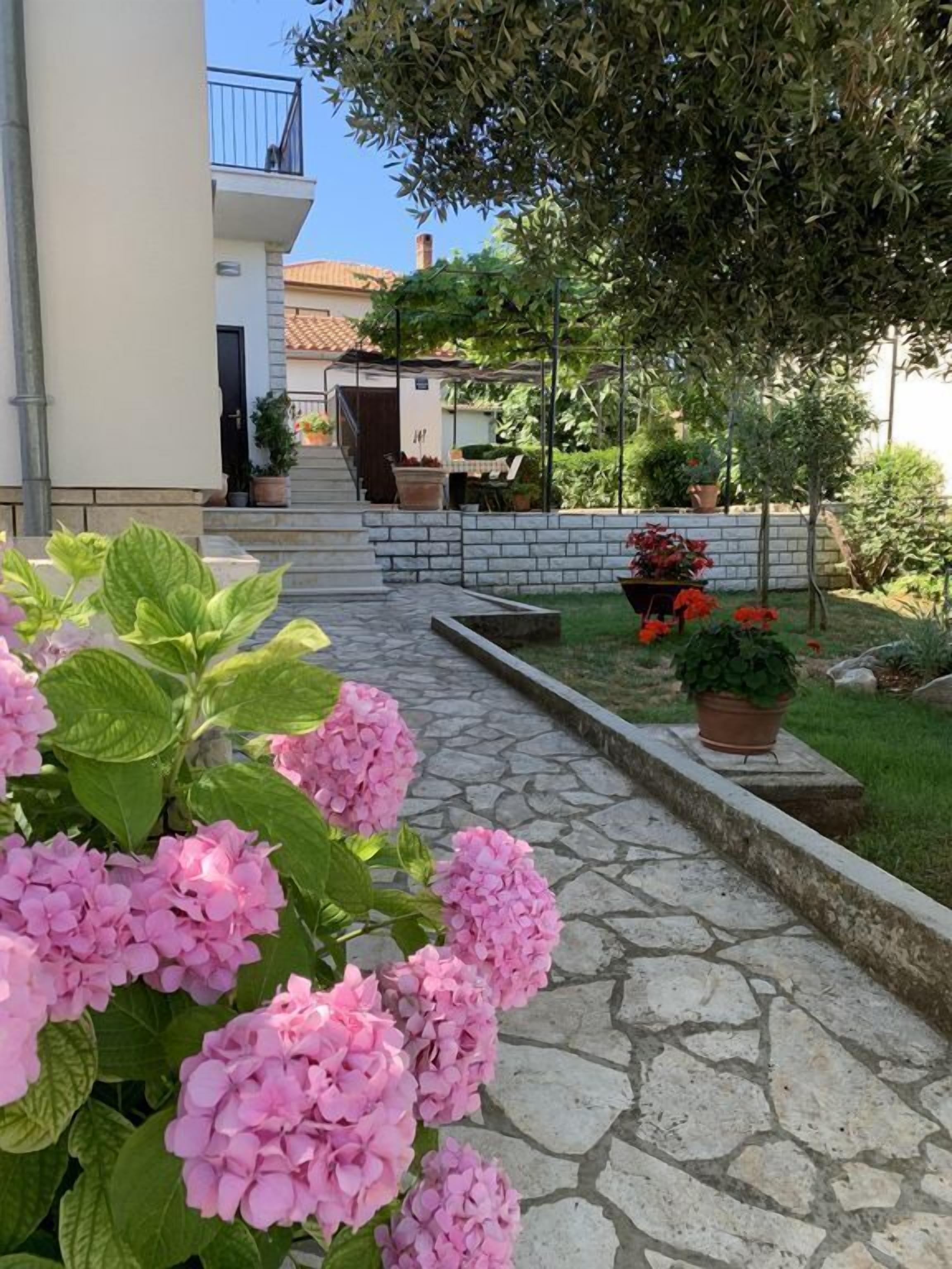 Apartment, 1 Bedroom | Garden view