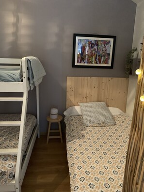 1 bedroom, iron/ironing board, free WiFi, bed sheets - Little house in the country (colombe)