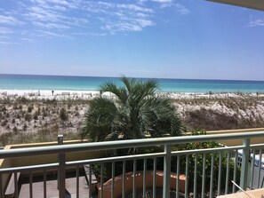 Property grounds - Pelican Isle 109,Beachfront,Direct water view, FREE Beach Service! (Fort Walton Beach)
