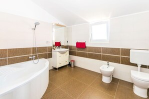 Apartment (N1) | Bathroom