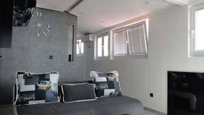 Basic Apartment | Living area | Flat-screen TV - Apartments Holiday Budva (Budva)