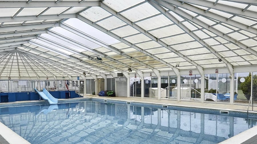 Caravan-sleeps 5-pets Ok-parking-linen Incl