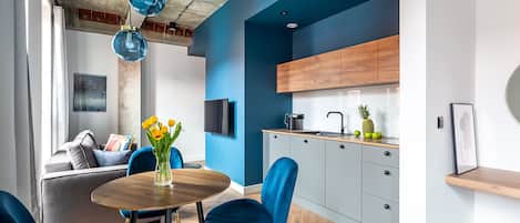 Superior Studio Suite (5) | Private kitchenette | Fridge, dishwasher, cookware/dishes/utensils