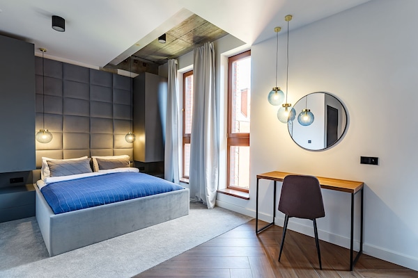 Deluxe Studio Suite | Individually decorated, individually furnished, iron/ironing board