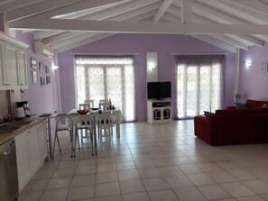 Fernseher, Bücher, Videothek