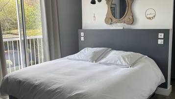 3 chambres, bureau, Wi-Fi gratuit, draps fournis