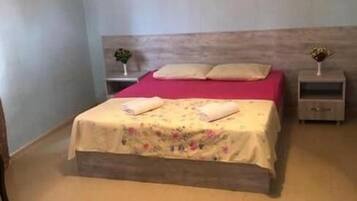 Quarto casal | Quartos à prova de som, ferros/tábuas de passar roupa, Wi-Fi de cortesia