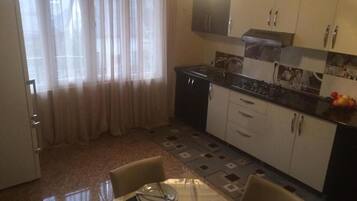 Studio, Balcony | Dapur peribadi | Peti sejuk, dapur, cerek elektrik