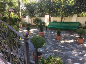 Garden - Gio 350 (Kobuleti)