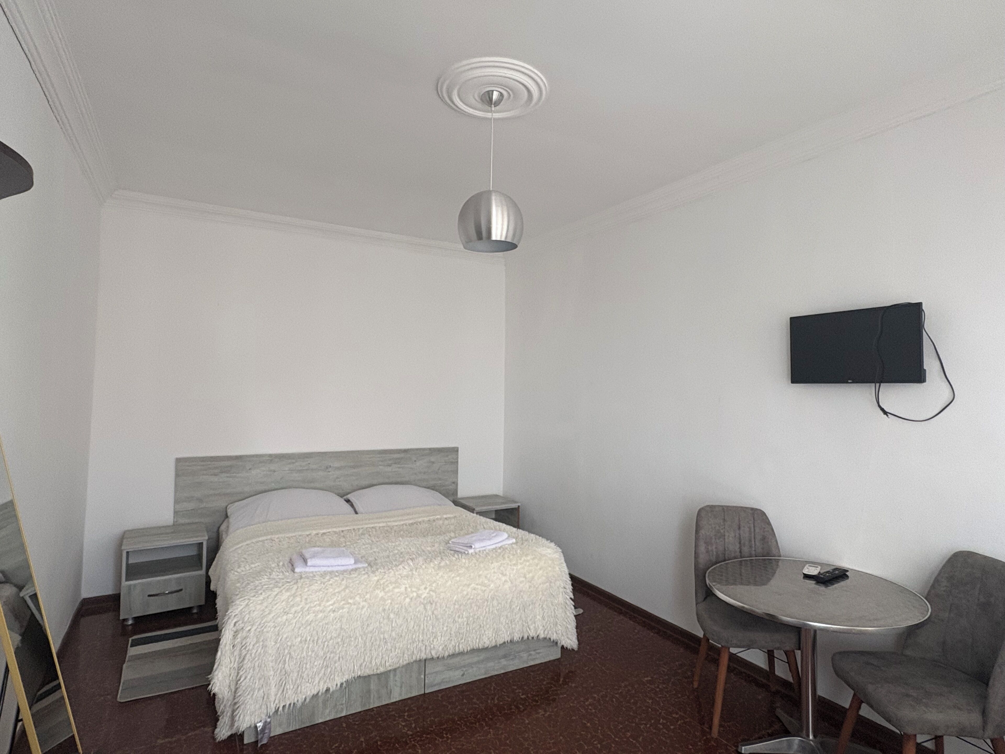 Double Room | Soundproofing, iron/ironing board (on request), free WiFi