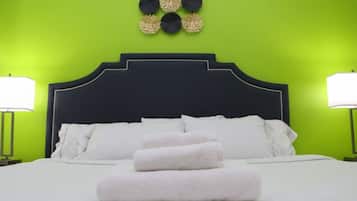 2 bedrooms, desk, iron/ironing board, WiFi