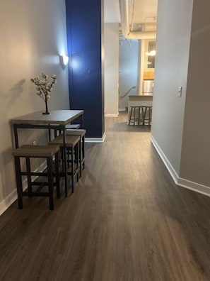 Dining - 360° TERRACE VIEW KING BEDS SELF CHECK-IN WIFI W/D (Indianapolis)