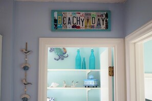 Interior - Relax and Recharge at Beachy Day – A Bright Bungalow on Topsail Island (North Topsail Beach)