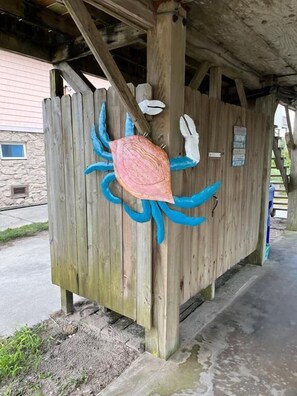 Property grounds - Relax and Recharge at Beachy Day – A Bright Bungalow on Topsail Island (North Topsail Beach)