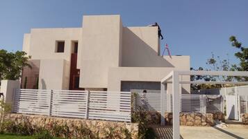 Bagian depan properti