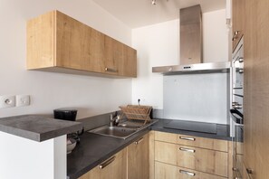 Réfrigérateur, micro-ondes, four, lave-vaisselle