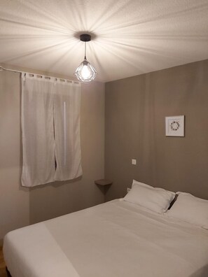 คอมฟอร์ทวิลล่า, ระเบียง, วิวสวน | 2 ห้องนอน, เตารีด/โต๊ะรีดผ้า, Wi-Fi ฟรี