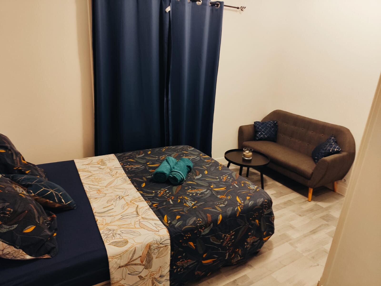 3 chambres, fer et planche à repasser, Wi-Fi gratuit, draps fournis