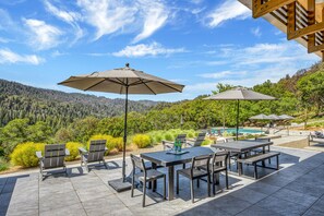 Outdoor dining - Modern, recently built home with stunning pool & beautiful views; 15 min to town (Healdsburg)