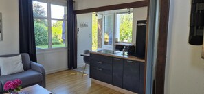 Interior - Amboise, lovely air-conditioned house in the heart of the vineyards, (Lussault/Loire)