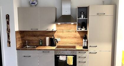 Ferienwohnung mit Fernblick und Sonnenuntergang von der eigenen Terrasse.