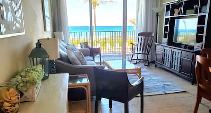 Tropical Paradise Oceanfront Condo - Pool and Restaurant