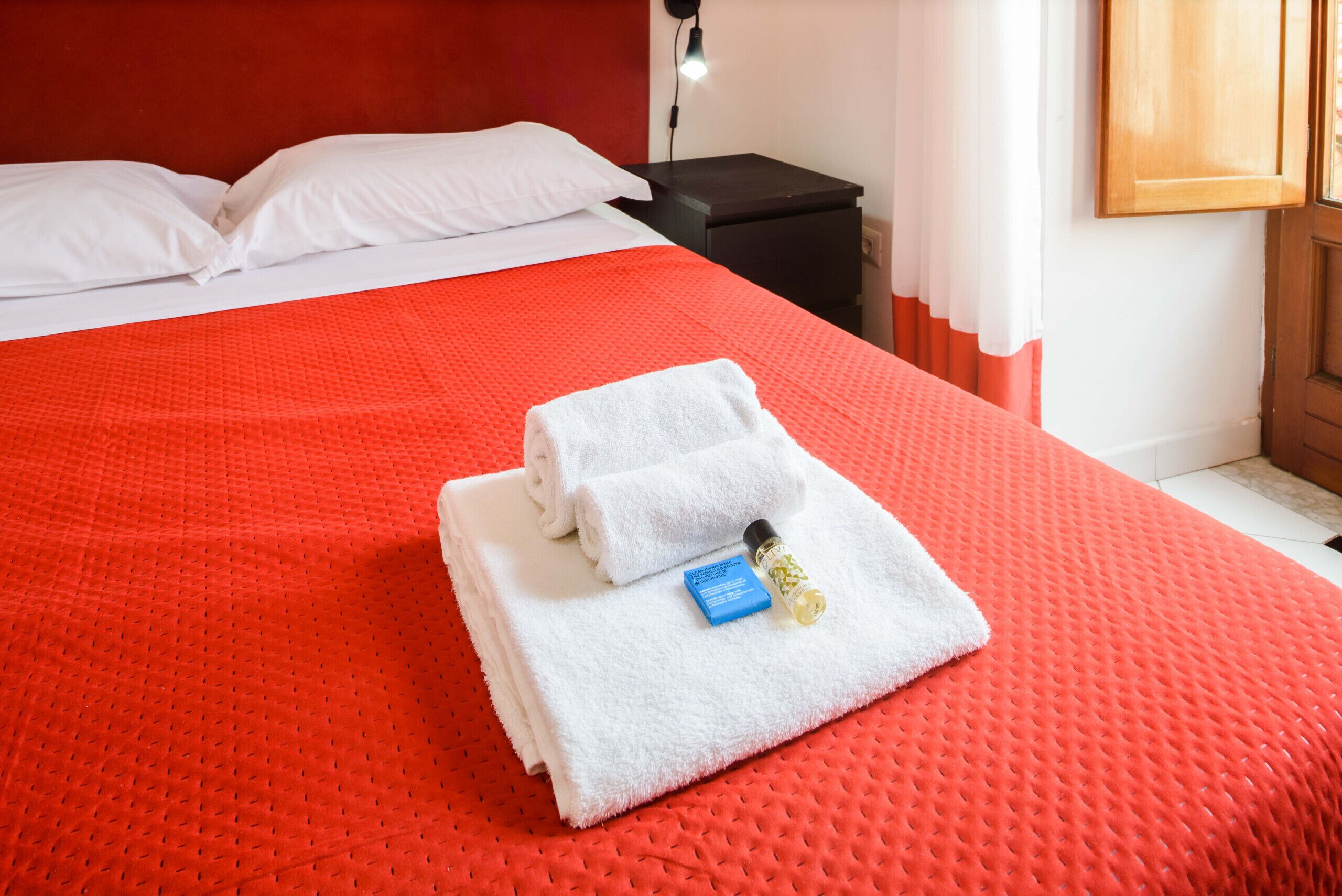 1 多间卧室、免费 WiFi、床单