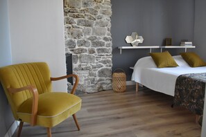 2 chambres, fer et planche à repasser, lit parapluie, Wi-Fi gratuit