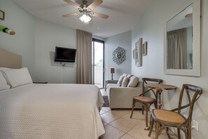 Silitysrauta/-lauta, Wi-Fi, vuodevaatteet