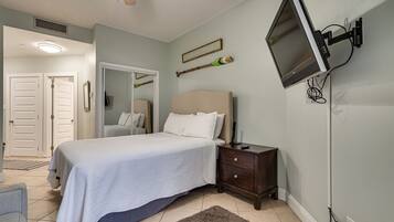 Iron/ironing board, WiFi, bed sheets