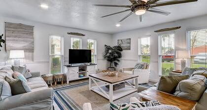 Completely Renovated | Fernandina Shores Townhome | Short Walk to Beach