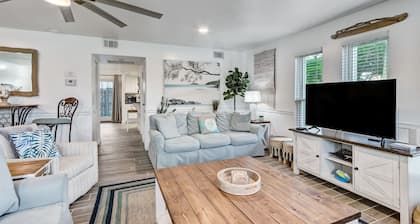 Completely Renovated | Fernandina Shores Townhome | Short Walk to Beach
