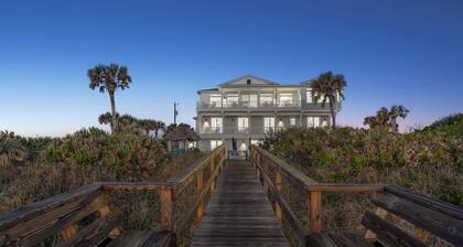 MARCH SPECIALS! 9BR LUXURY OCEANFRONT ESTATE! LARGE HEATED POOL AND GAME ROOM!