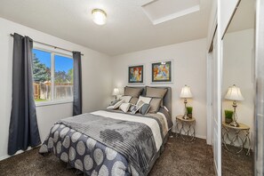 4 間睡房、書桌、熨斗/熨衫板、免費 Wi-Fi