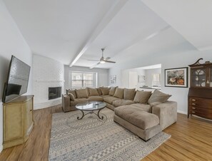 TV, fireplace, stereo