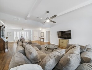 TV, fireplace, stereo