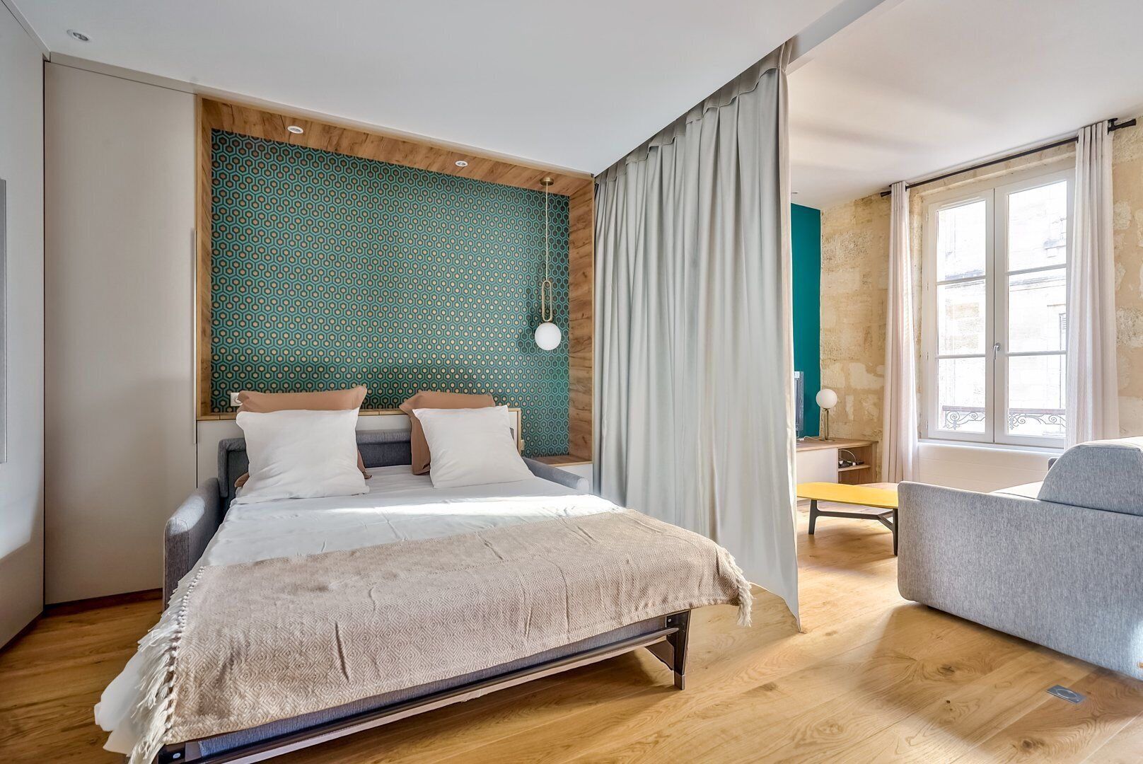 1 多间卧室、办公桌、熨斗/熨衣板、上网接入