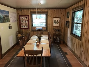 Dining - White Squirrel Lodge - Family friendly, pond & stream, breezy porches & wildlife (Pisgah Forest)