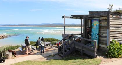 On Point - ( 3 bedroom house with panoramic views) 3+ nights