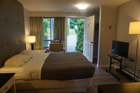 Deluxe Single Room | Free WiFi, bed sheets. The Mighty Fraser Motel