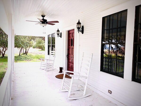 Exterior detail - Quiet Farmhouse surrounded by 50 acres  (Liberty Hill)
