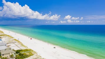 Beach nearby, sun-loungers, beach towels