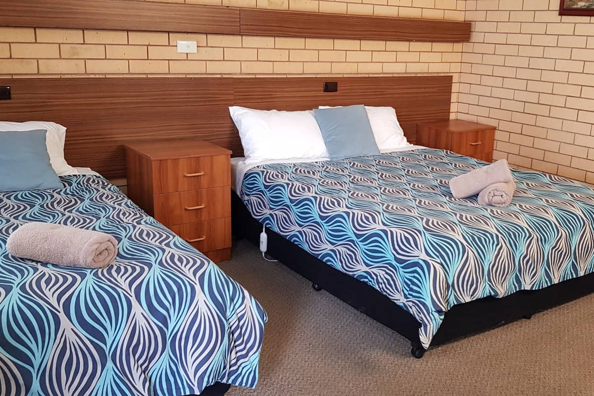 Desk, blackout drapes, free WiFi, bed sheets