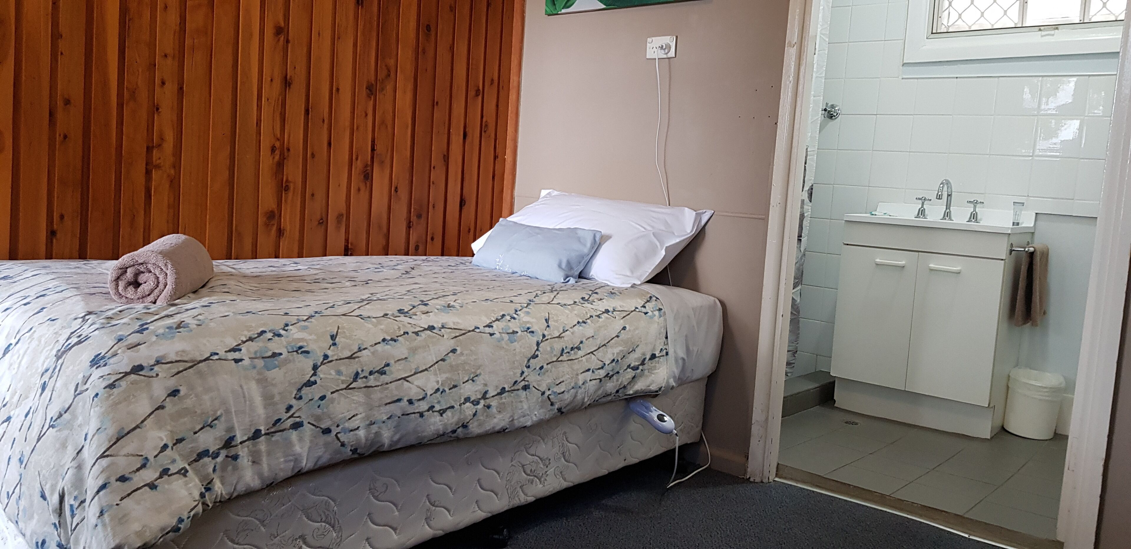 Desk, blackout drapes, free WiFi, bed sheets