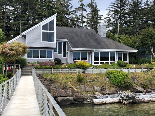 Dream Home in a bit of paradise with private dock. 