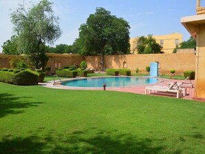 Outdoor pool - Hotel Heritage Inn (Jaisalmer)