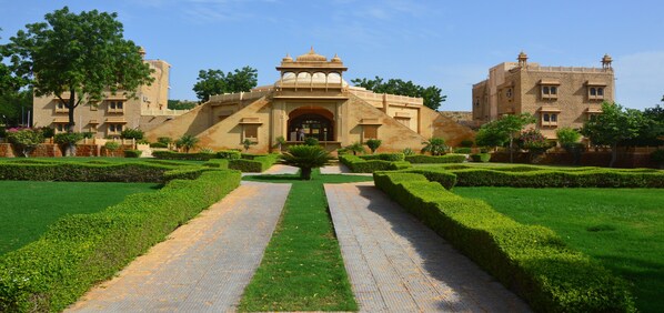 Front of property – evening/night - Hotel Heritage Inn (Jaisalmer)