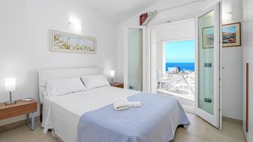 2 Schlafzimmer, BĂŒgeleisen/BĂŒgelbrett, kostenloses WLAN, BettwĂ€sche