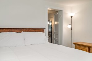 2 bedrooms, iron/ironing board, travel cot, free WiFi